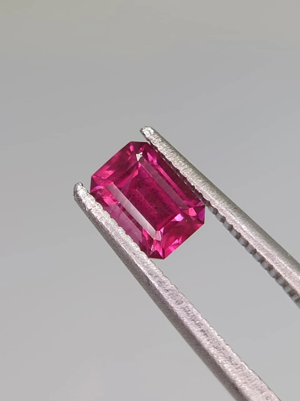 0.8ct Natural Emerald Faceted Umbalite Garnet from Tanzania — view 2